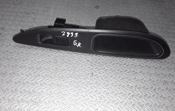 Nissan Primera Electric window control switch 25411AV600 82961AV760