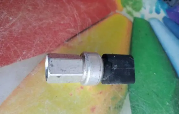 Seat Ibiza III (6L) Air conditioning (A/C) pressure sensor 1j0959126