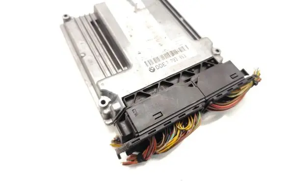 BMW 3 E46 Engine control unit/module 7793863 0281011122