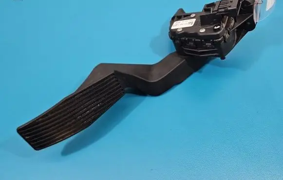 Opel Zafira B Accelerator throttle pedal 9202341 IMPRK1550129