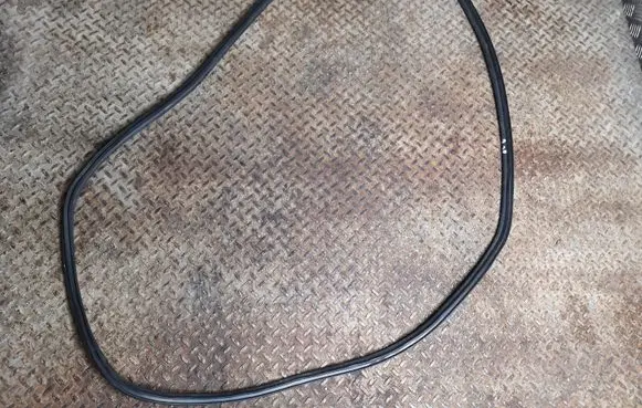 BMW 5 F10 F11 Engine compartment rubber 7019779