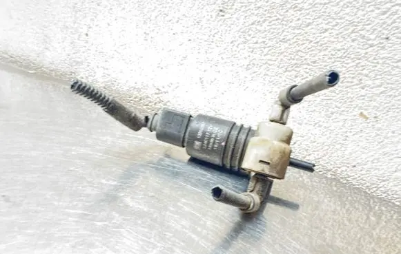 Opel Astra J Windscreen/windshield washer pump 13250357 11355200 3240117