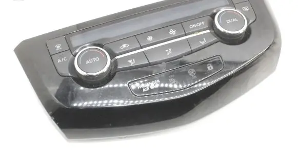 Nissan Qashqai Interior fan control switch 275004EA1A