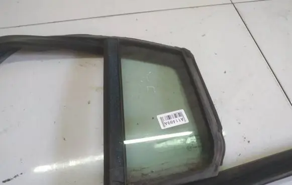 Chrysler Sebring (JS) Rear vent window glass AS2