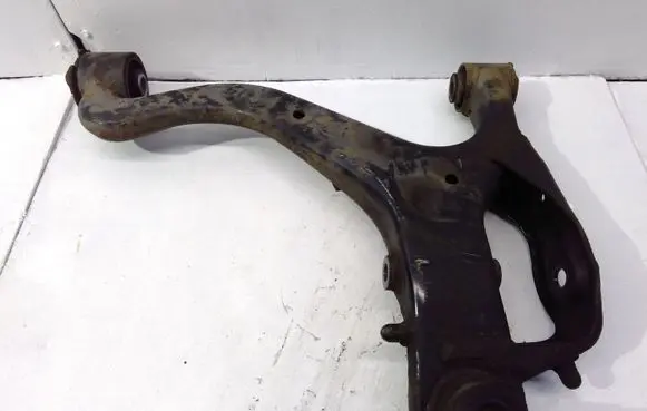 Land Rover Discovery 4 - LR4 Front lower control arm/wishbone