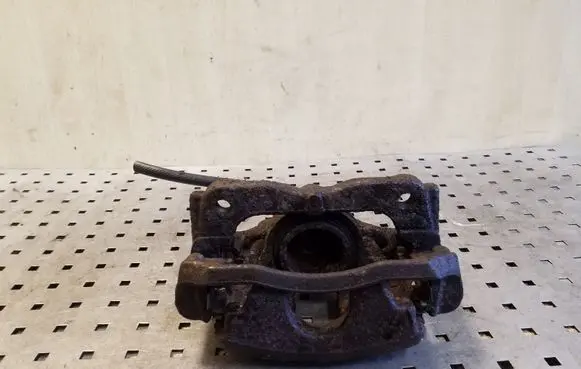 Honda CR-V Front brake caliper