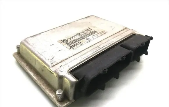 Volkswagen PASSAT B5 Engine control unit/module 8D0907558B 0261204774 26SA5054