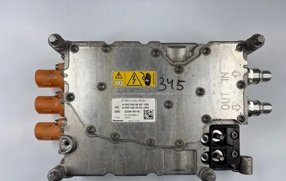 Voltage converter inverter