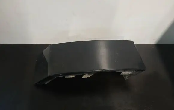 Volvo XC90 Rear/tail light trim molding 8620820 1125