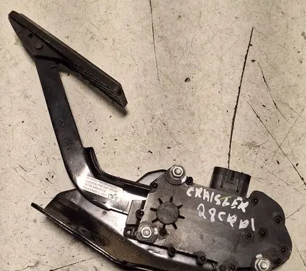 Accelerator throttle pedal