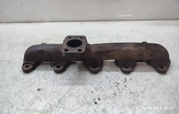 Peugeot 308 SW Exhaust manifold