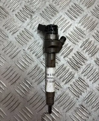 BMW 5 F10 F11 Fuel injector 7810702 0445110617
