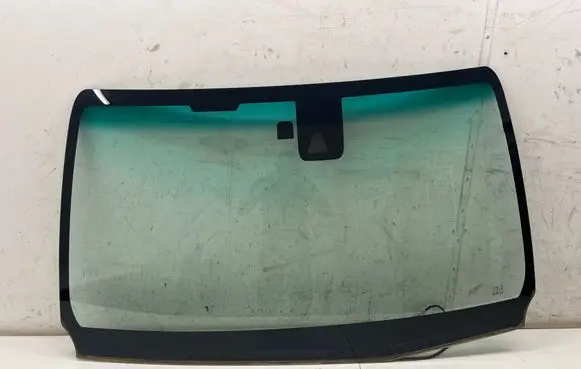 Toyota Hilux VIII Front windscreen/windshield window DOT563AS1M848 43R001853 26022556