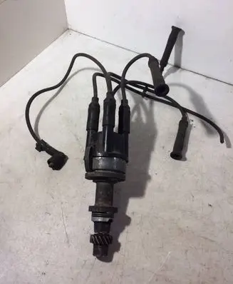 Volkswagen Golf III Spark distributor 050905205AR 0237520059