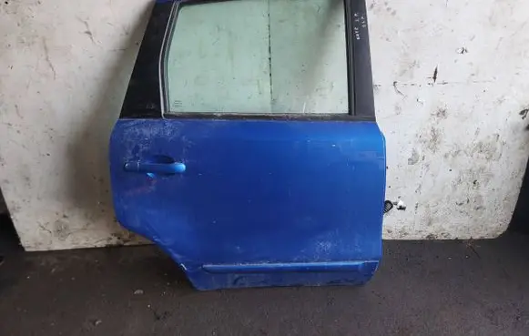 Nissan Note (E11) Rear door