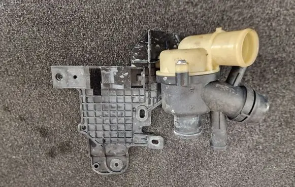 Land Rover Discovery 5 Thermostat AH228K515AA GPLA8575