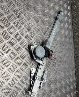 Mitsubishi Shogun Front door window regulator with motor 0620402220