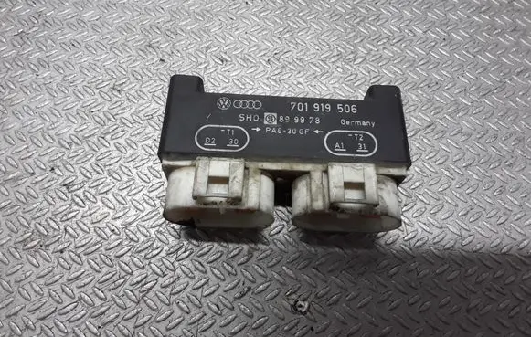 Coolant fan relay