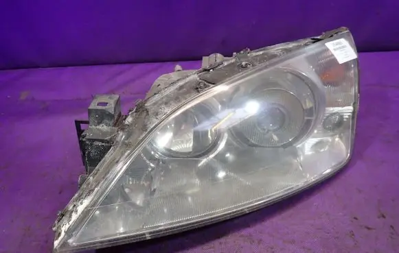 Ford Mondeo Mk III Headlight/headlamp 1S71-13006-CL