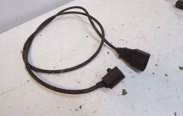 Volkswagen PASSAT B5 Camshaft position sensor 03L907601