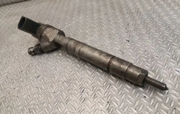 Mercedes-Benz S W220 Fuel injector 6280700587 A6280700587