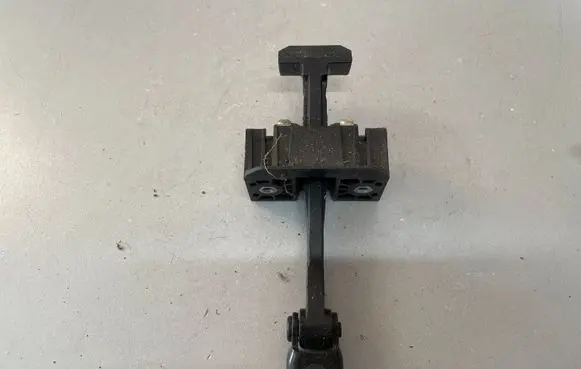 BMW 1 F20 F21 Front door check strap stopper 7311337