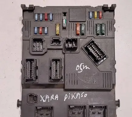 Citroen Xsara Picasso Fuse module 9653667580 S118085320 850029493