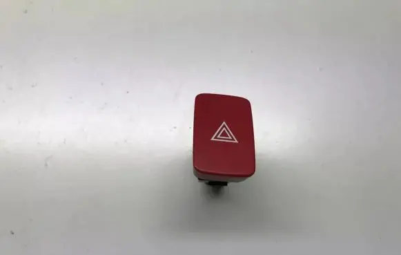 Hyundai Tucson JM Hazard light switch 937902E900