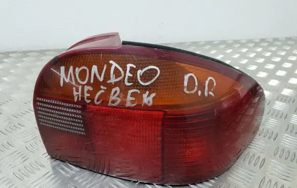 Ford Mondeo MK I Rear/tail lights 93B613N004