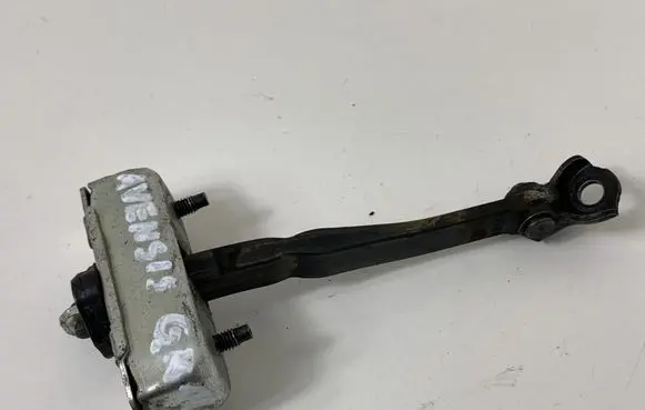 Toyota Avensis T270 Rear door check strap stopper