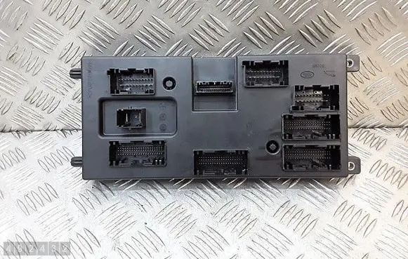 Jaguar F-Pace Engine control unit/module m8e214f041ab