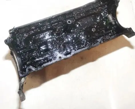 Mazda Premacy Rocker cam cover 