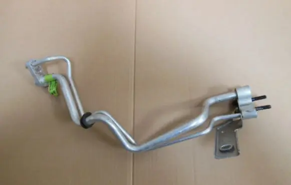 Jeep Cherokee Air conditioning (A/C) pipe/hose 68105596AB