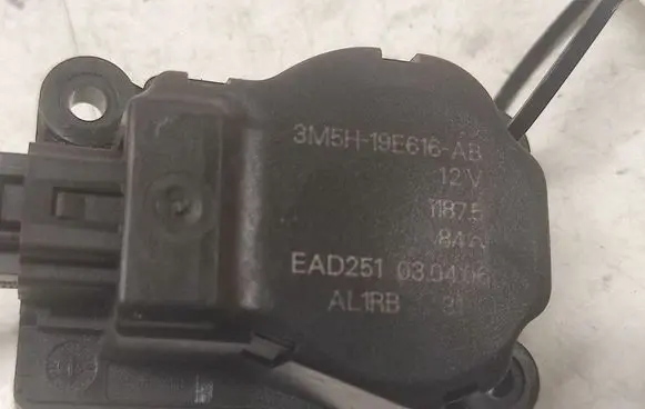 Ford Focus Air flap motor/actuator 3M5H19E616AB