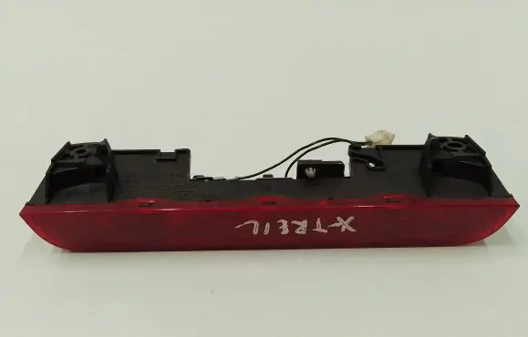 Nissan X-Trail T30 Third/center stoplight P1842