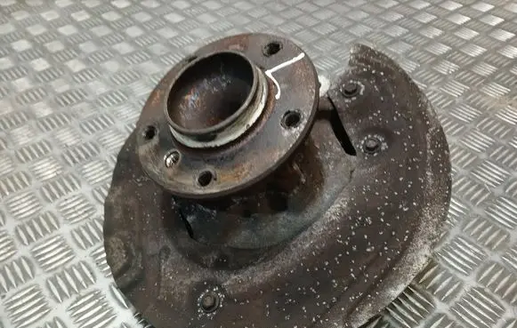 BMW 1 E81 E87 Front wheel hub spindle knuckle