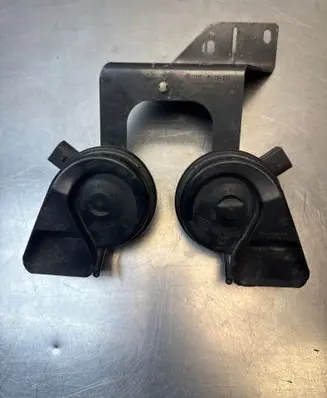 Audi A6 S6 C6 4F Horn signal 4F0951223 6033FB1528