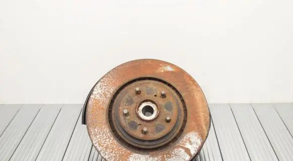 Toyota RAV 4 (XA40) Front wheel hub