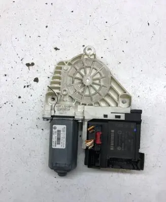 Volkswagen PASSAT B6 Front door window regulator motor 1K0959701Q 1K0959793M