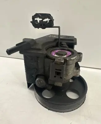 Peugeot 206 Power steering pump 9631411580 26064217