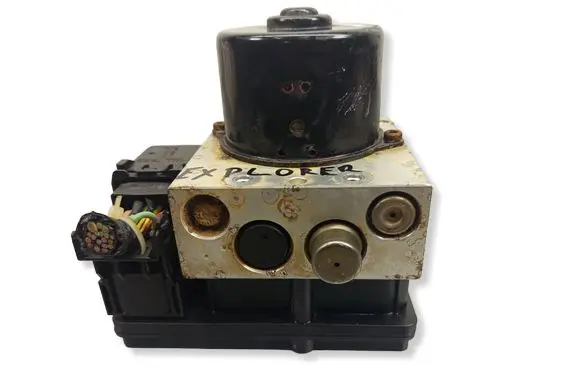 Ford Explorer ABS Pump 4L2T2C219BG THR4D08J34 U152MY04