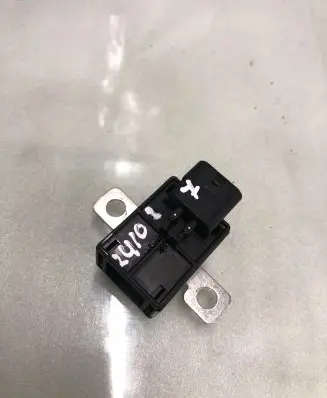 Mercedes-Benz EQA Battery relay fuse A0009822904