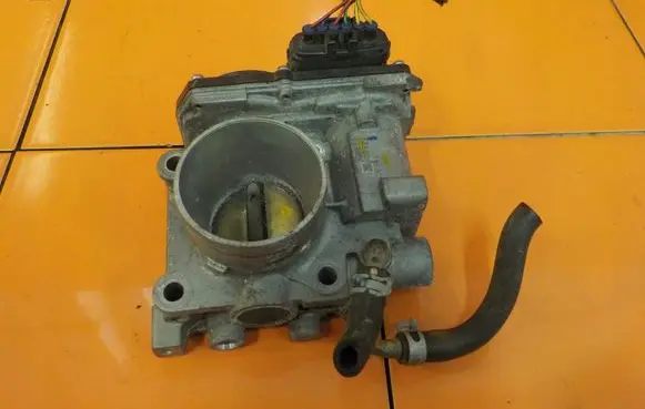 Honda Insight Throttle body valve 141006M17H 6ME2A