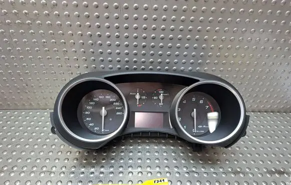 Alfa Romeo Giulietta Speedometer (instrument cluster) 50555160 a2c03479100