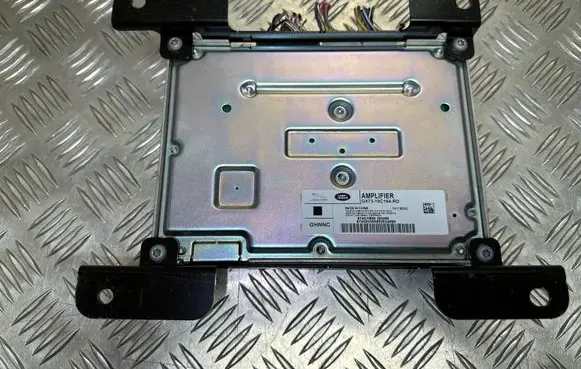 Jaguar XE Sound amplifier GX7319C164RD