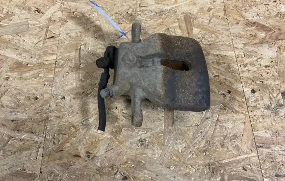 Suzuki SX4 Front brake caliper