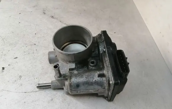 Toyota Auris E180 Throttle valve 220300T110