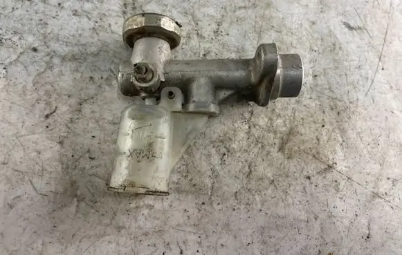 Nissan Patrol Y61 Clutch master cylinder