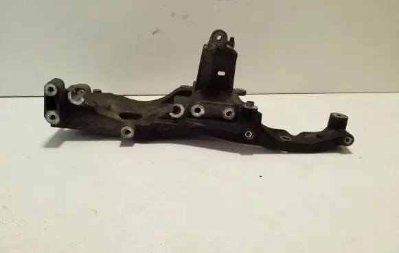 Citroen C4 Grand Picasso Generator/alternator bracket 9804333180