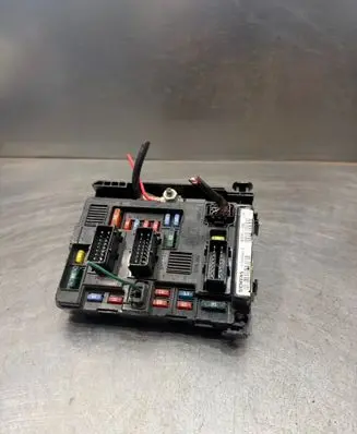 Peugeot Partner Fuse module 9650618280